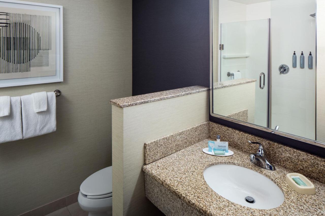 Courtyard By Marriott Charleston Downtown/Civic Center Otel Dış mekan fotoğraf