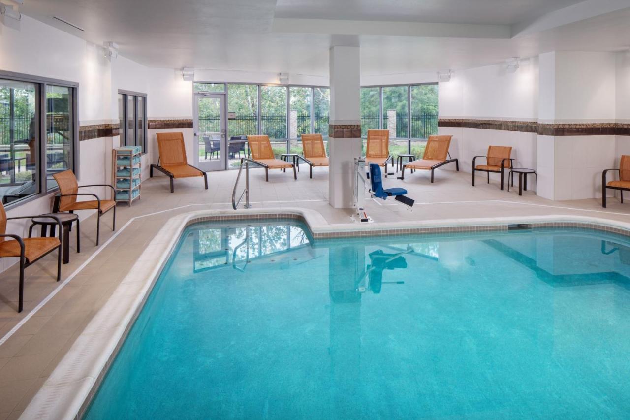 Courtyard By Marriott Charleston Downtown/Civic Center Otel Dış mekan fotoğraf