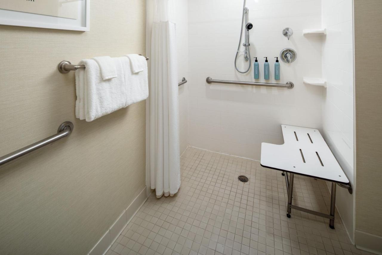 Courtyard By Marriott Charleston Downtown/Civic Center Otel Dış mekan fotoğraf