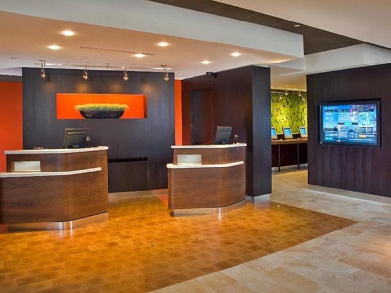 Courtyard By Marriott Charleston Downtown/Civic Center Otel Dış mekan fotoğraf