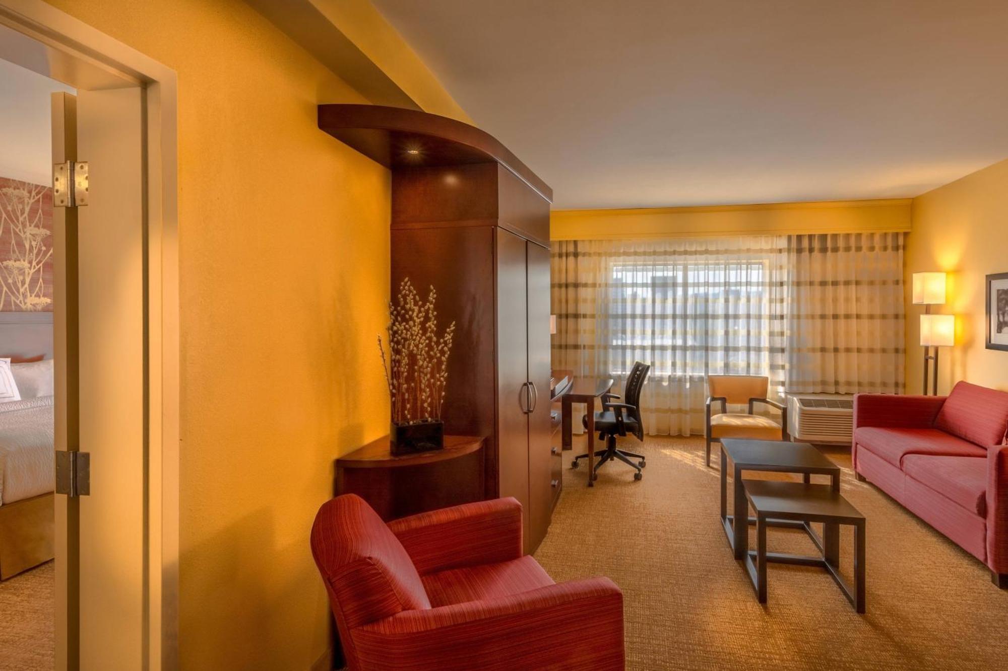 Courtyard By Marriott Charleston Downtown/Civic Center Otel Dış mekan fotoğraf